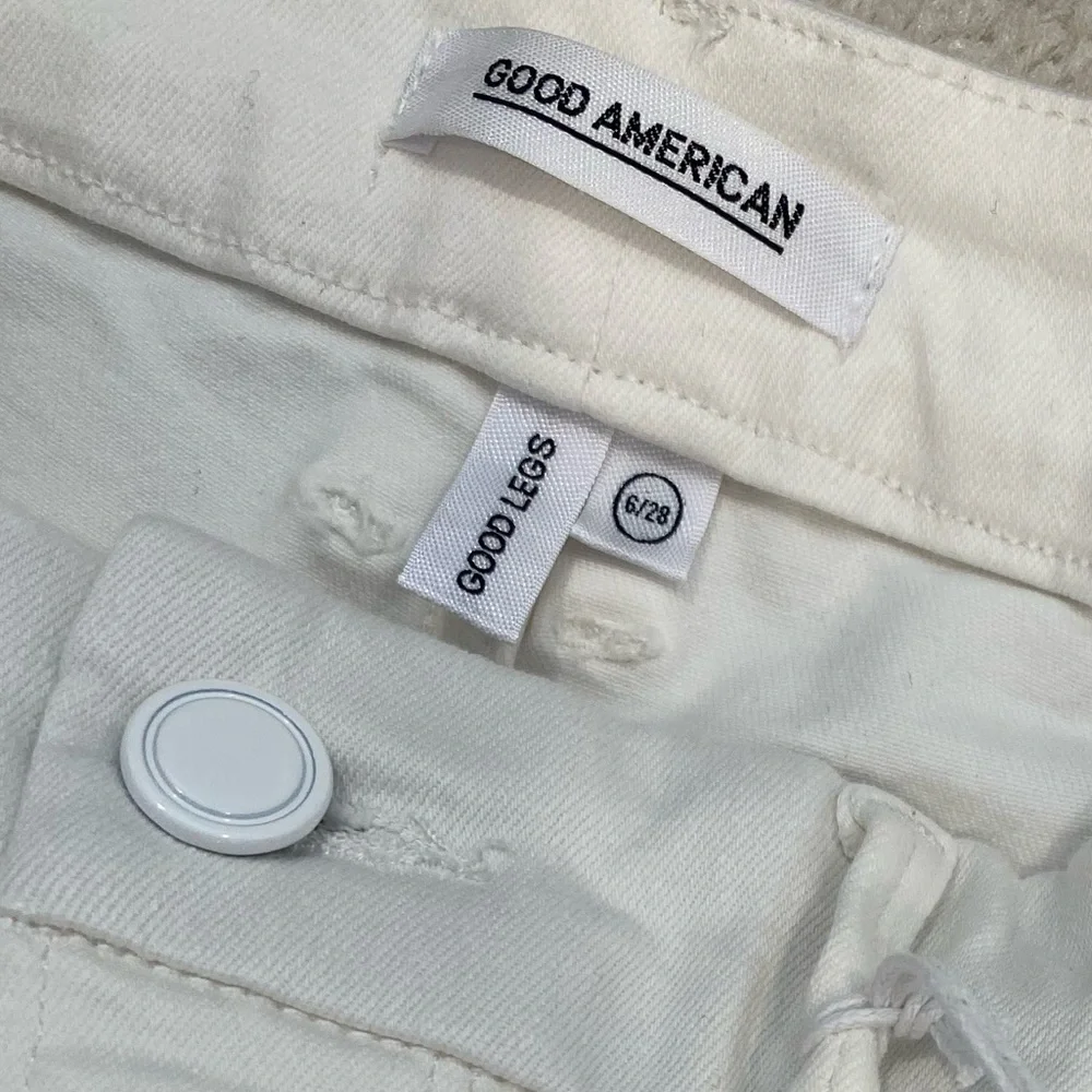 Good American Jeans - Picture 3 of 3